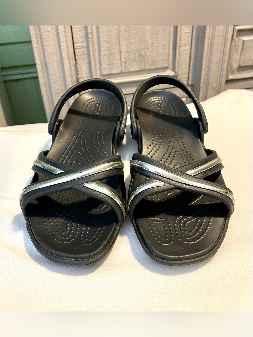 Crocs Dual Comfort Meleen Cross Band Slingback Sandals - Black & Silver -Sz 7